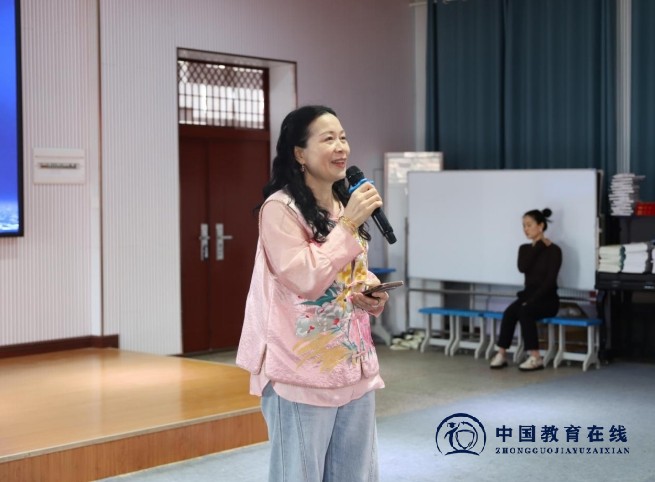 字里行间，遇见星辰大海——城区二小举行“书香校园”主题活动