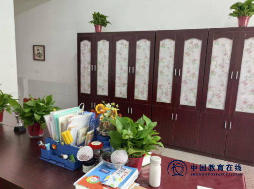 方寸之地焕新颜，匠心聚力谱新篇——城区二小“最美办公室”评比活动火热进行中